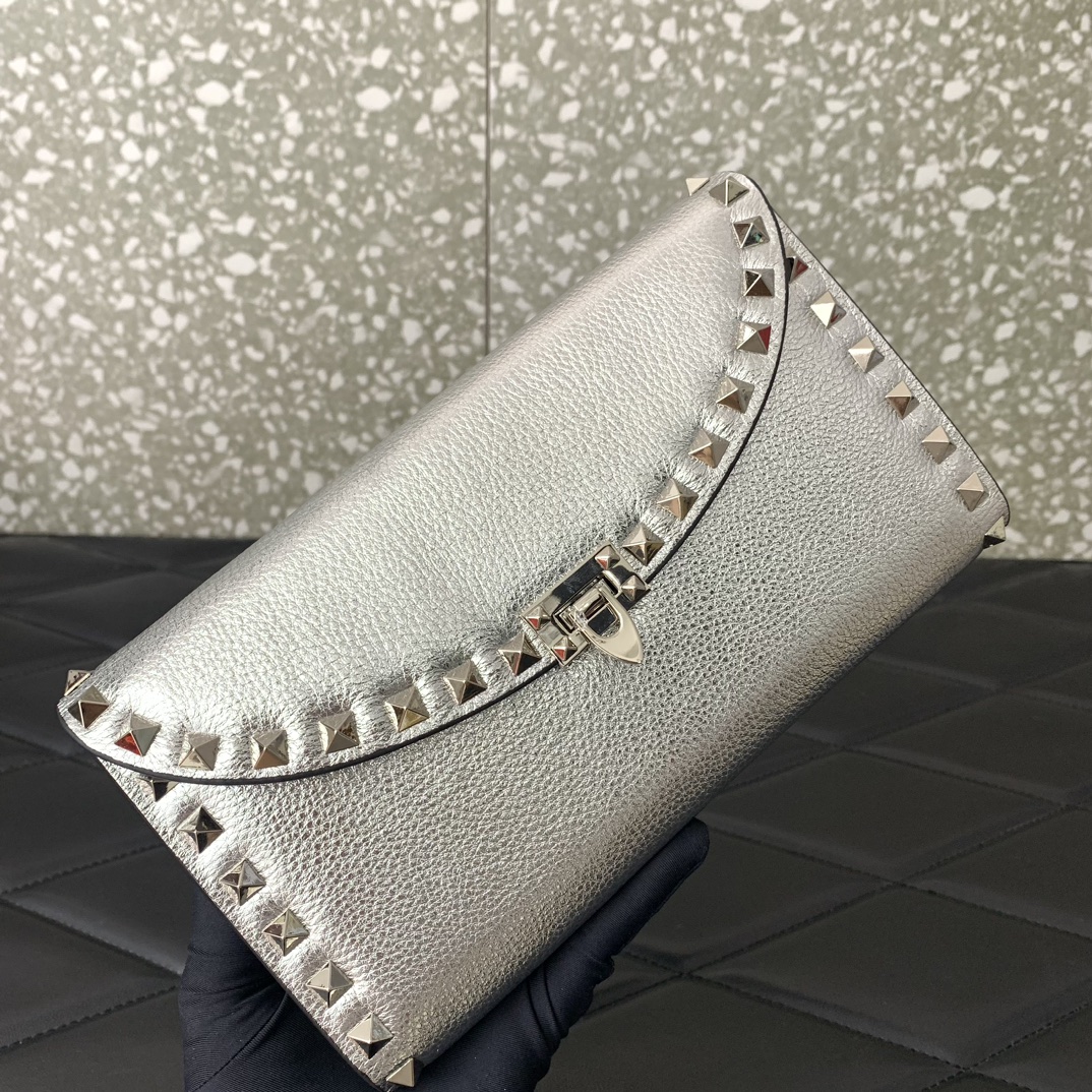 Valentino Garavani Rockstud Small Shoulder Bag in Silver Grainy Calfskin